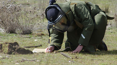 Expertos españoles en armas químicas y Tedax investigarán crímenes de guerra en Ucrania