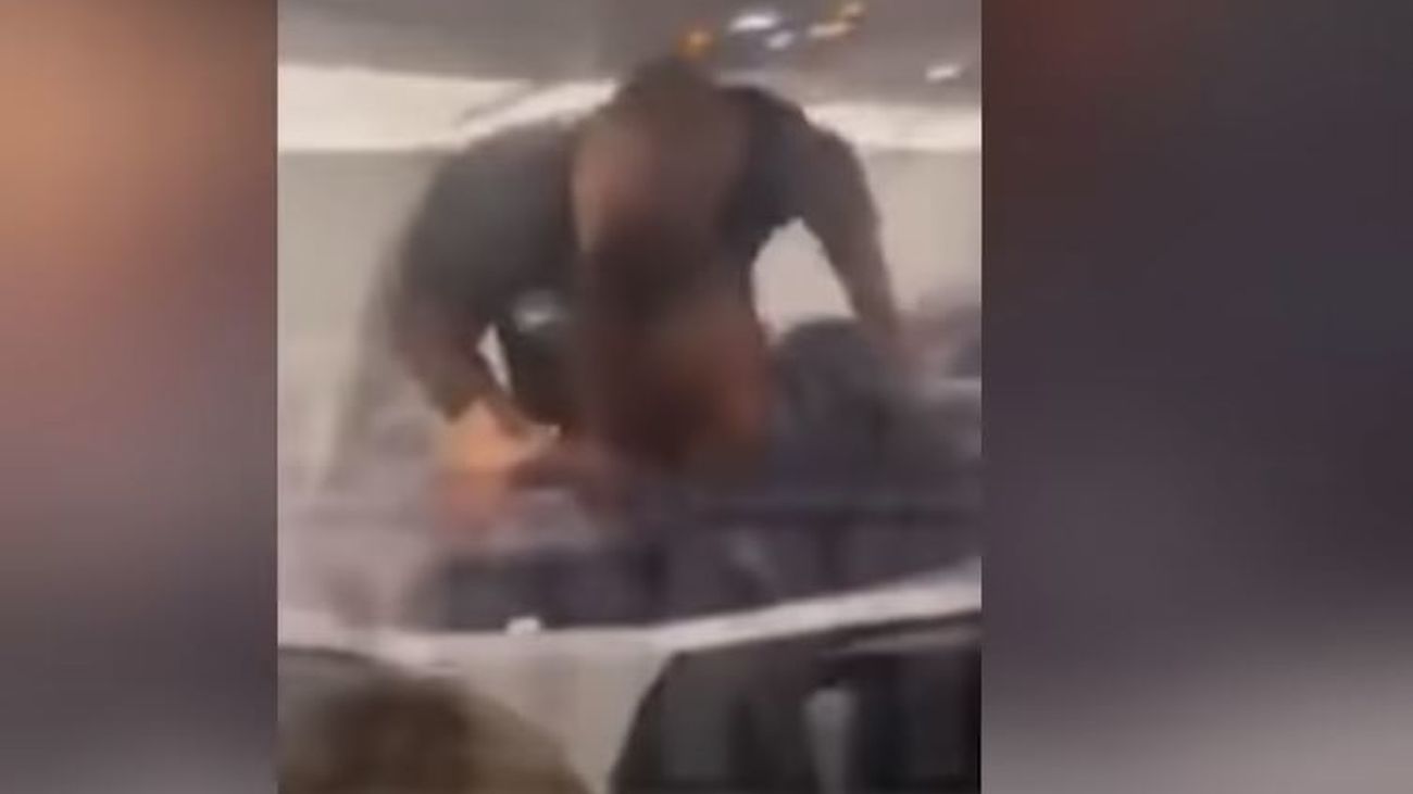 Mike Tyson se lía a puñetazos con un pasajero molesto en un vuelo