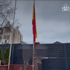 Los GEO de la Policía vuelven a izar la bandera de España en la embajada de Kiev