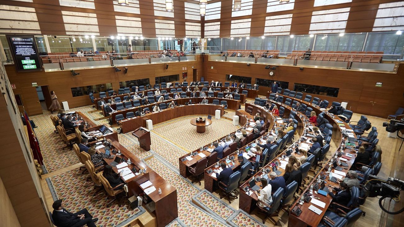 Los madrileños, a favor de reducir la cifra de diputados en la Asamblea de Madrid