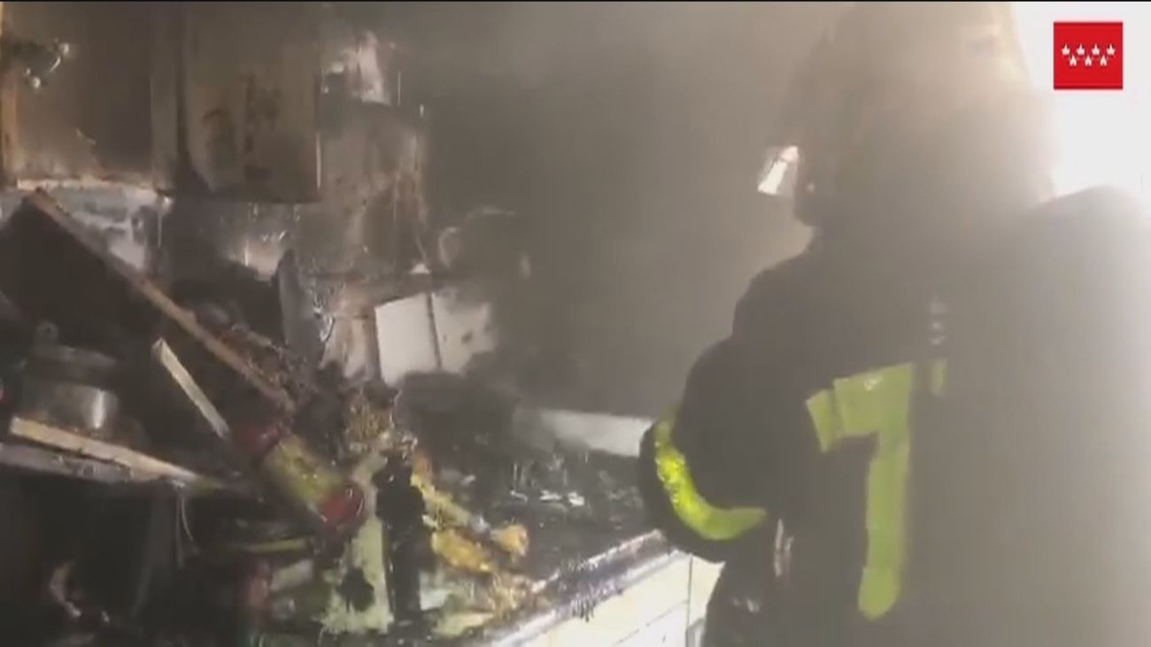 Una mujer intoxicada leve al incendiarse su cocina en Pinto