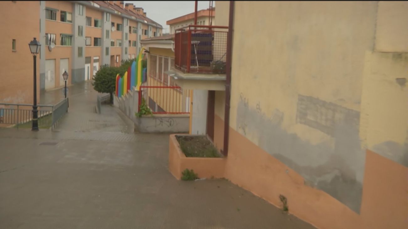 Dos policías heridos al frenar una 'okupación' en la calle Logroño de Arroyomolinos