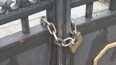 El Retiro y otros ocho parques de Madrid reabren con zonas balizadas por fuertes vientos