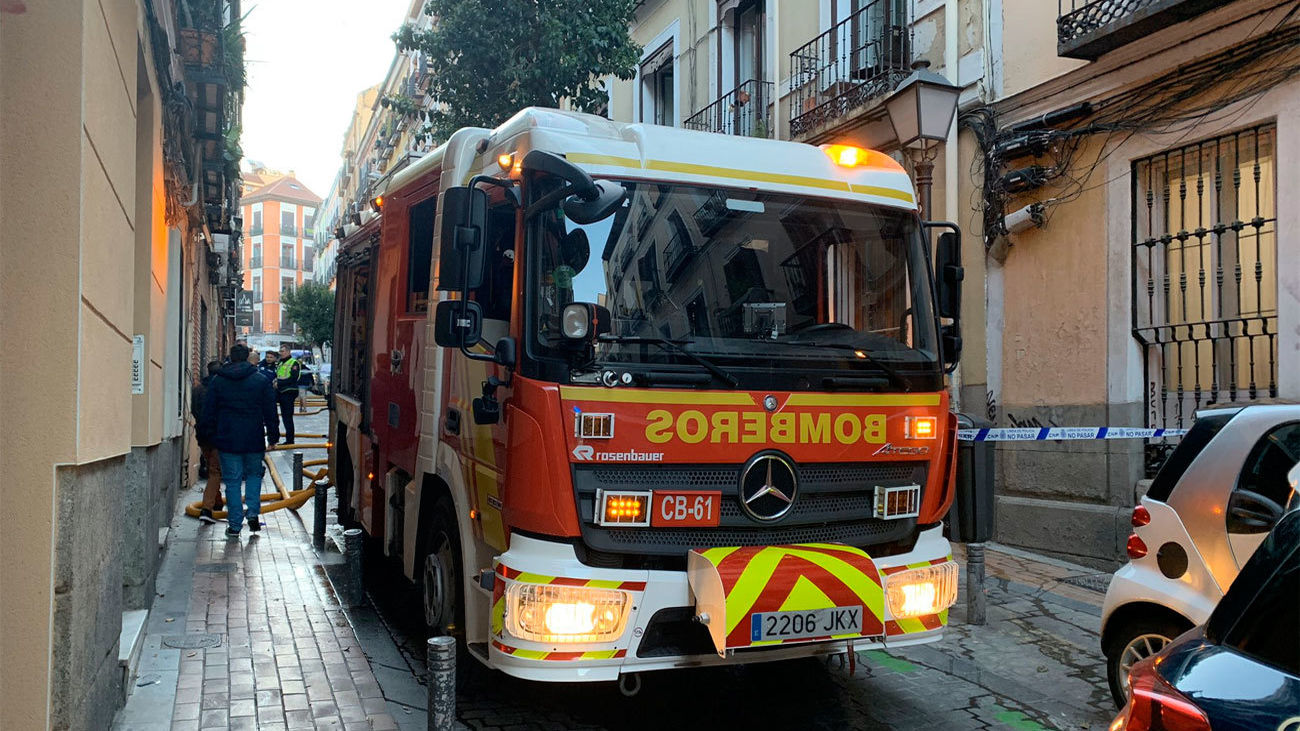 Muere una anciana en un incendio en Madrid que deja un herido muy grave