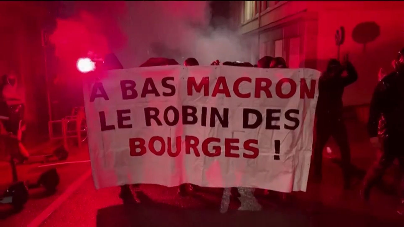 Noche de disturbios en Francia, con al menos dos muertos,  tras la victoria de Macron