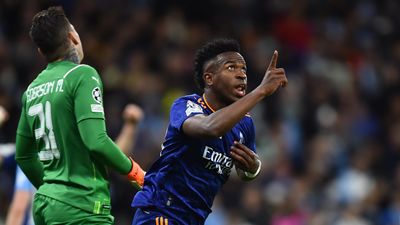 Vinicius: “Salimos con la cabeza erguida pese a la derrota”