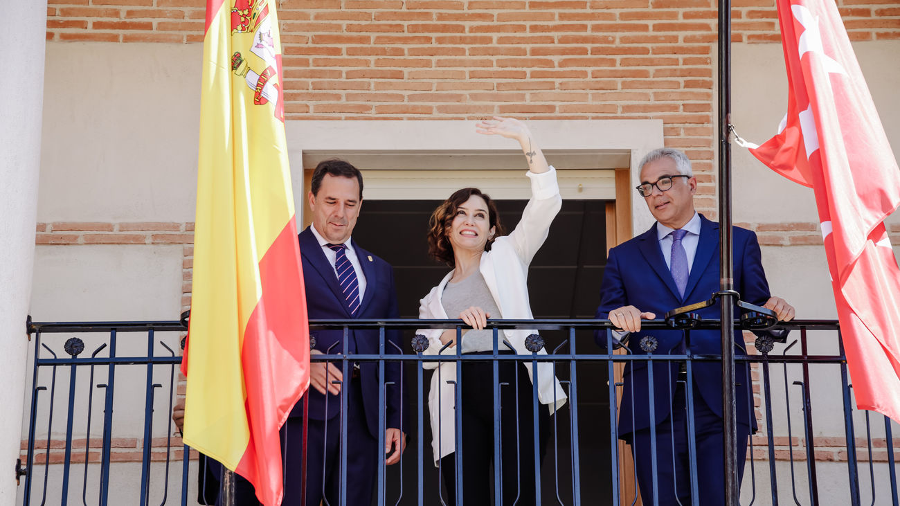 Ayuso inaugura el nuevo Ayuntamiento de Tielmes