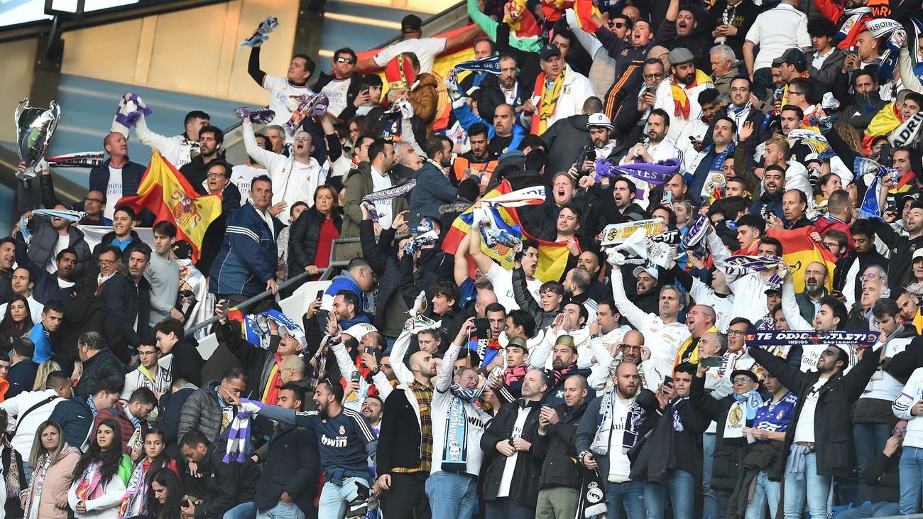 La afición del Real Madrid confía en la magia del Bernabéu para remontar ante el City