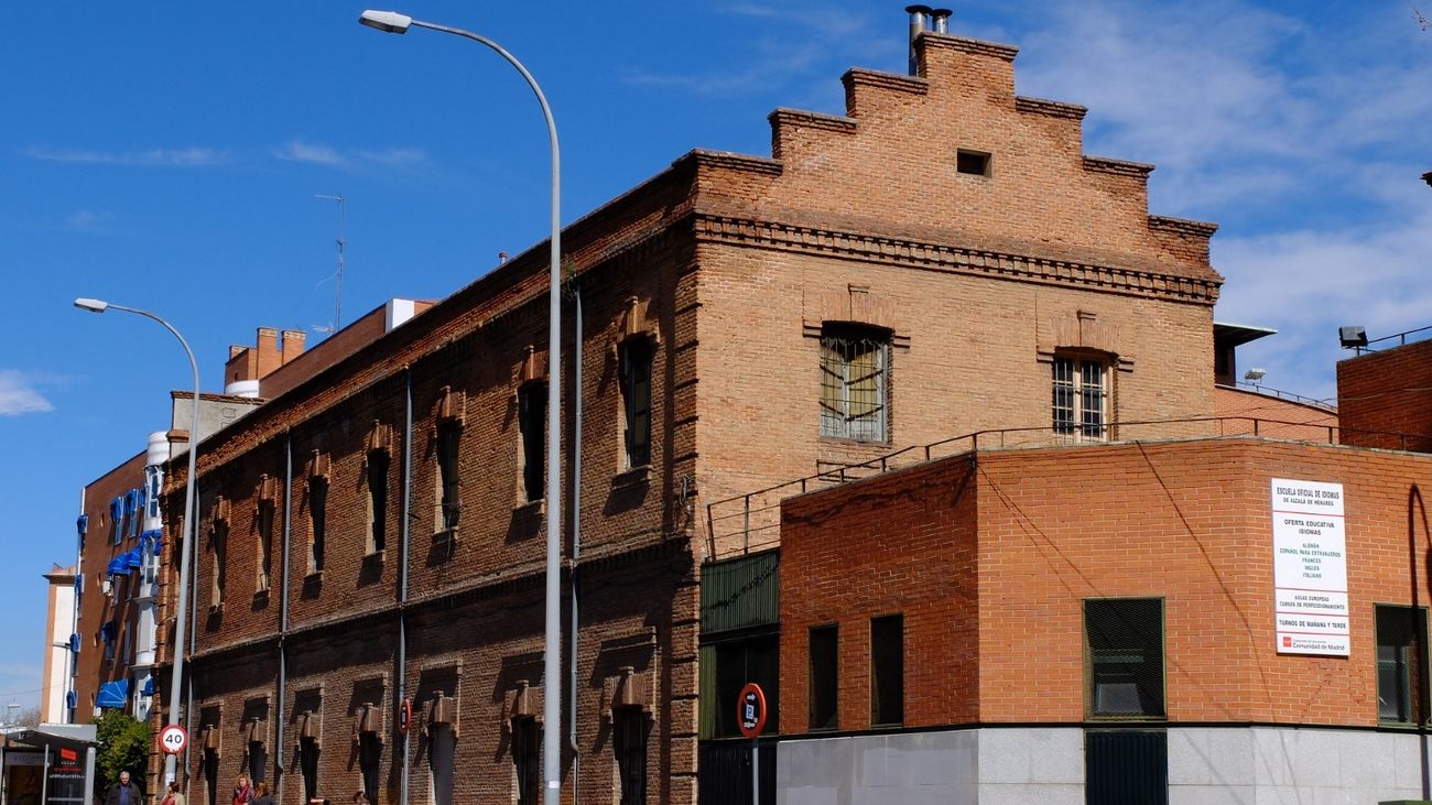 Exterior de la fábrica 'La Esperanza' de Alcalá de Henares