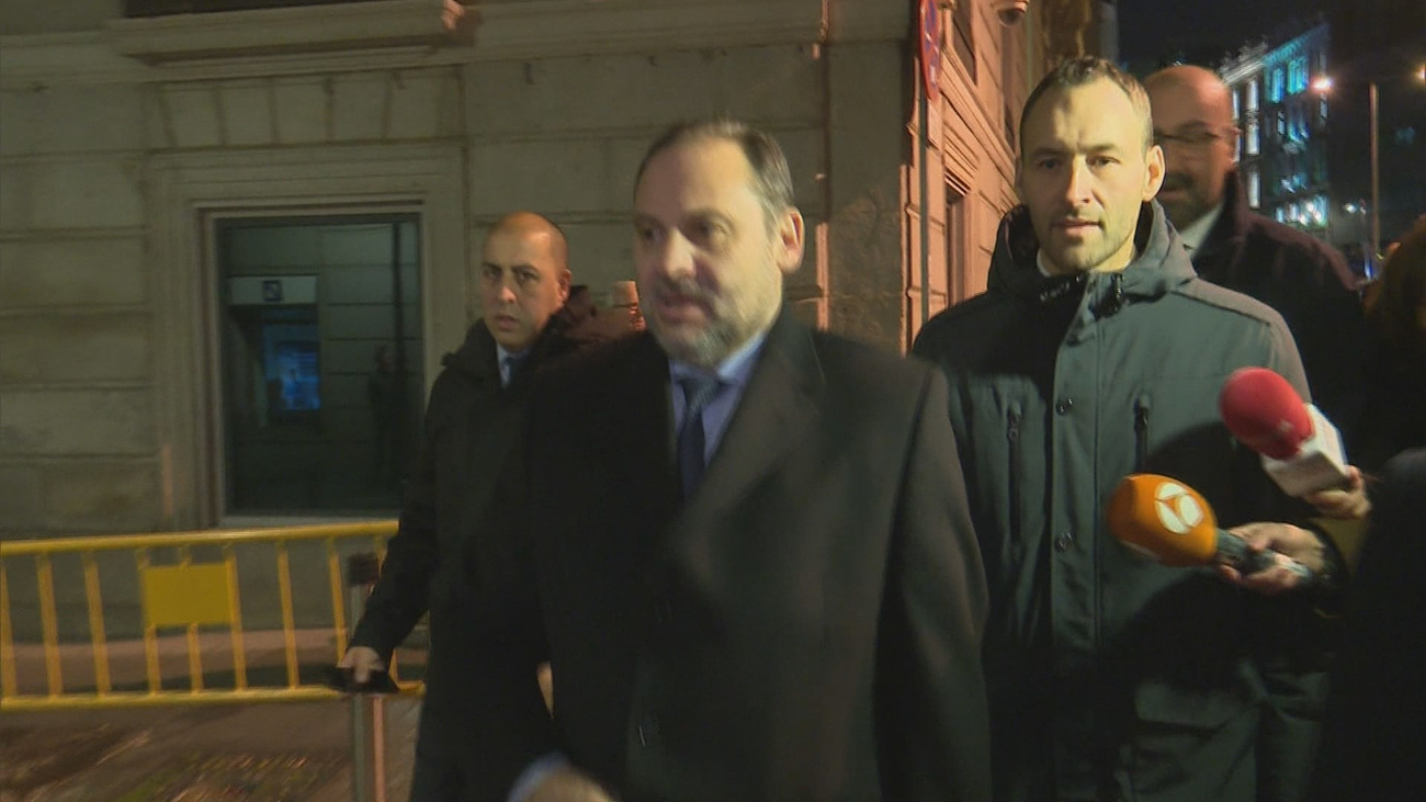 El ministro José Luis Ábalos se encontró con la vicepresidenta de Venezuela, Delcy Rodríguez, en Barajas