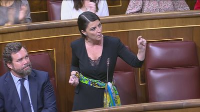 Abascal asegura que cada vez ve más "cara de presidenta" a Macarena Olona