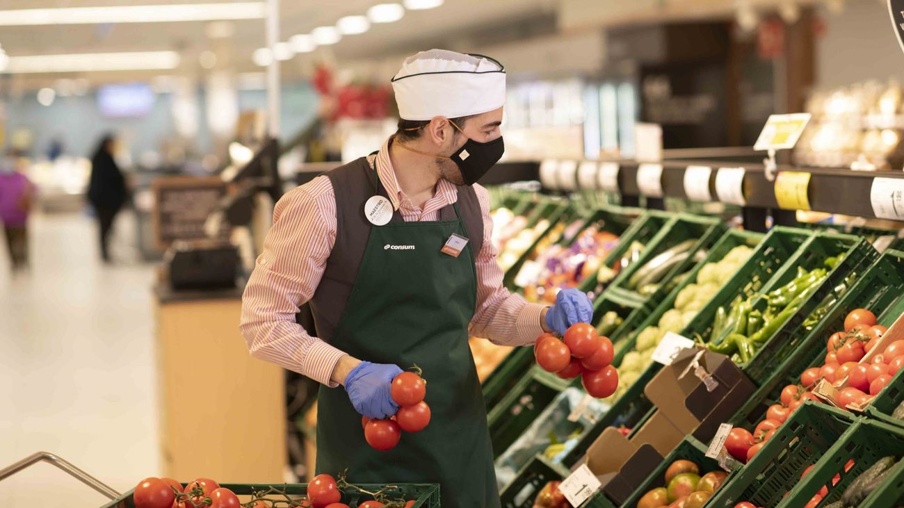 Trabajador en un supermercado
