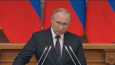 Putin advierte que Moscú responderá con "ataques relámpago" en caso de injerencia estratégica en Ucrania