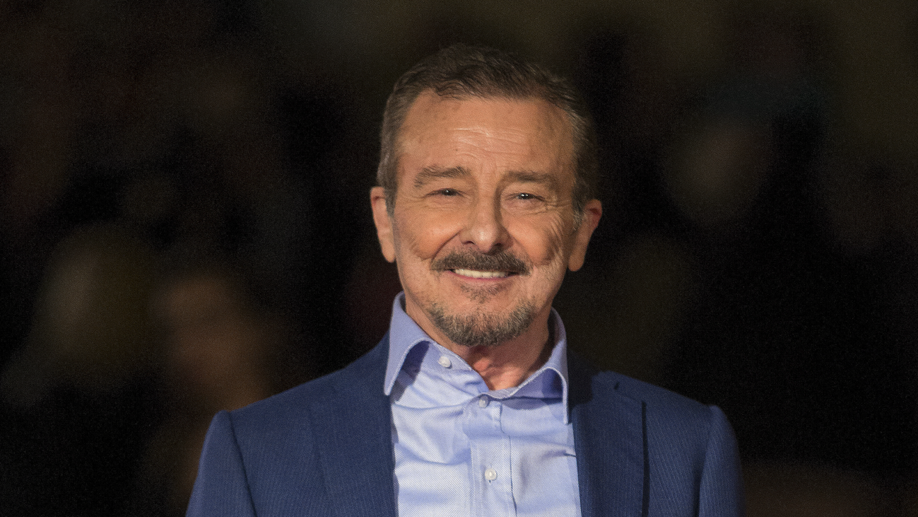 Los compañeros de profesión de Juan Diego se despiden en el tanatorio de San Isidro