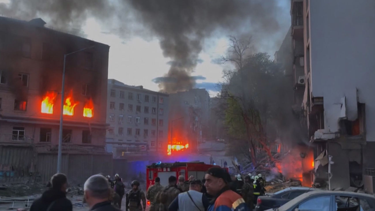 Dos misiles rusos impactan en Kiev durante la visita de Antonio Guterres, secretario general de la ONU