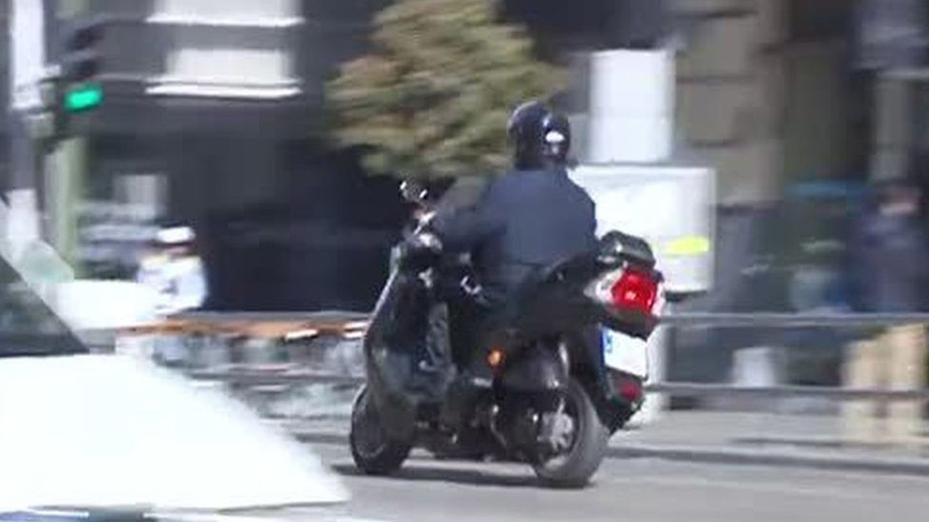 Buscan a dos motoristas que roban al tirón relojes de lujo en los distritos de Chamberí y Salamanca