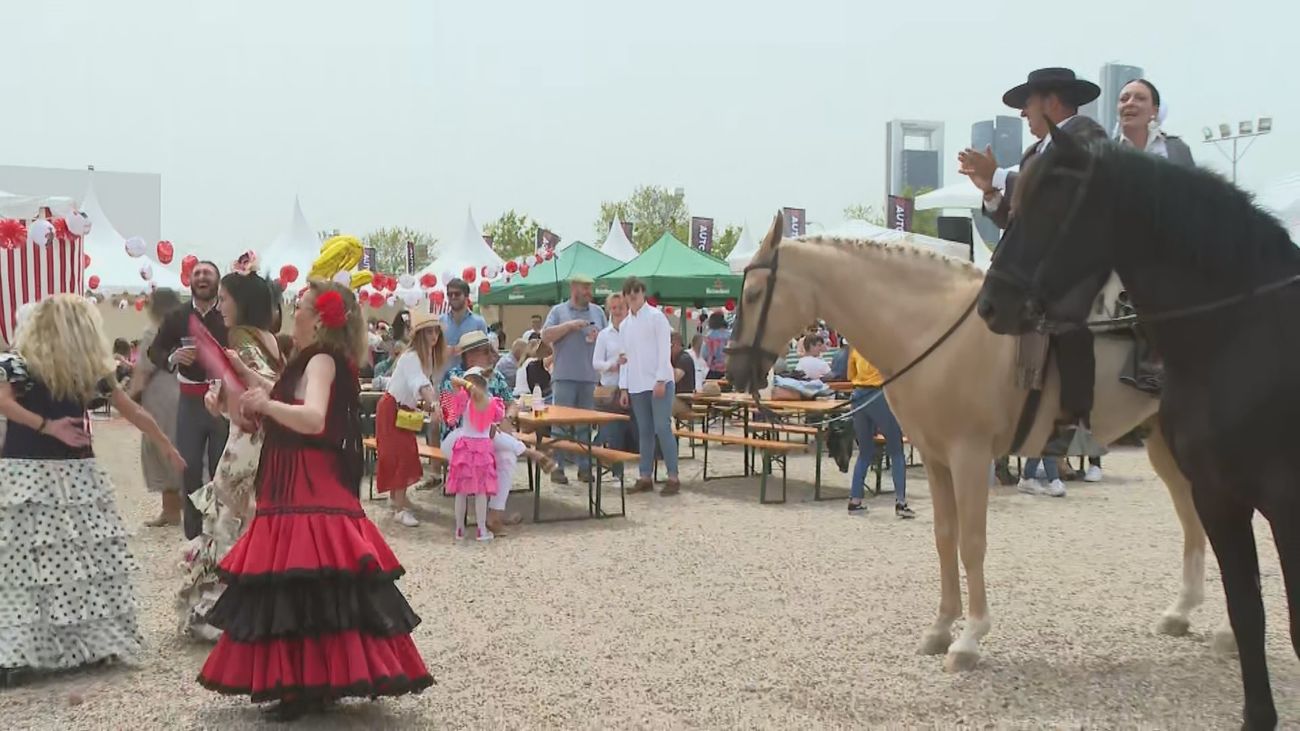 Madrid celebra su particular Feria de Abril en el autocine