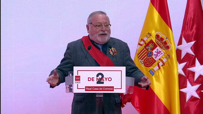 La Comunidad entrega las condecoraciones del Dos de Mayo "a hombres y mujeres que sirven de inspiración" a Madrid