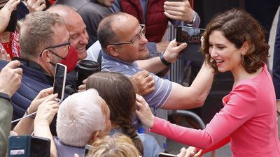 Ayuso repetiría su resultado electoral del 4M un año después, según dos encuestas