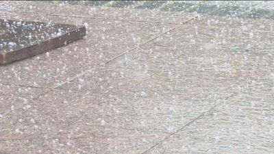 Cerca de 30 incidencias en Madrid por la fuerte tormenta de granizo