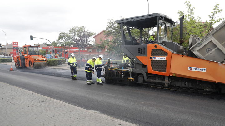 El Ayuntamiento de Madrid aprueba 4,2 millones para mejorar el asfaltado de 49 calles