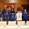 Las jugadoras del Voleibol Madrid, recibidas en Cibeles tras ascender a la Superliga