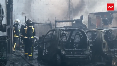 Arde una nave de caravanas en Algete