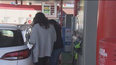 La gasolina y el gasóleo vuelven a subir y marcan su precio más alto en el último mes, pese al descuento