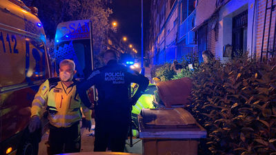 Apuñalado de gravedad un joven de 25 años en Latina