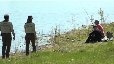 Así controlan la pesca ilegal los Agentes Forestales de Madrid