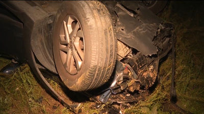 Un coche vuelca al salirse en una rotonda de la M-511 en Pozuelo de Alarcón