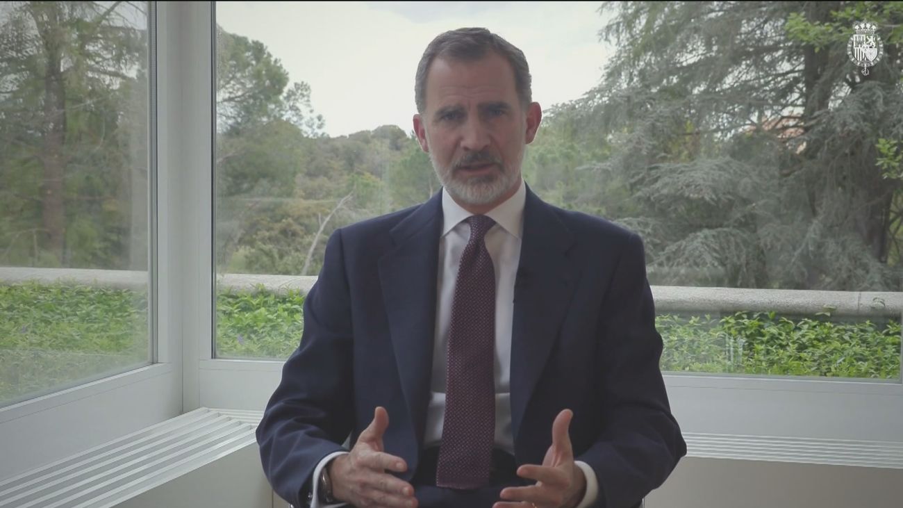 El Rey pide trabajar por “un futuro prometedor” para los jóvenes "que es el de nuestra sociedad"
