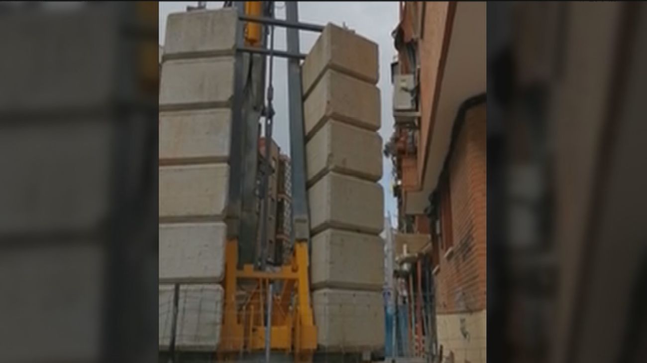 Hartos de una grúa en San Sebastián de los Reyes