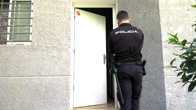 Descubrimos un 'piso patera' en Campamento tras la denuncia de su propia dueña