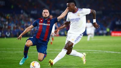 El Real Madrid defiende el liderato ante un Levante al alza