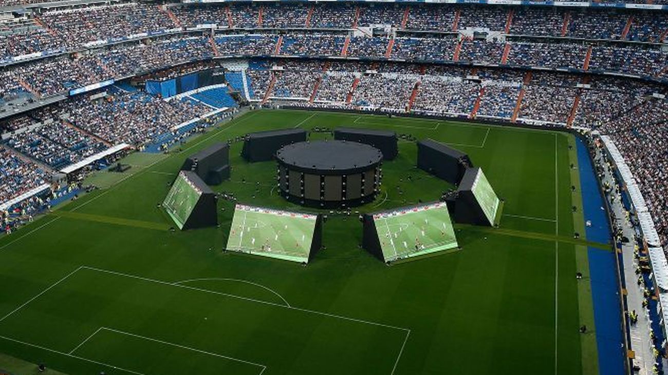 Pantallas gigantes en el Bernabéu