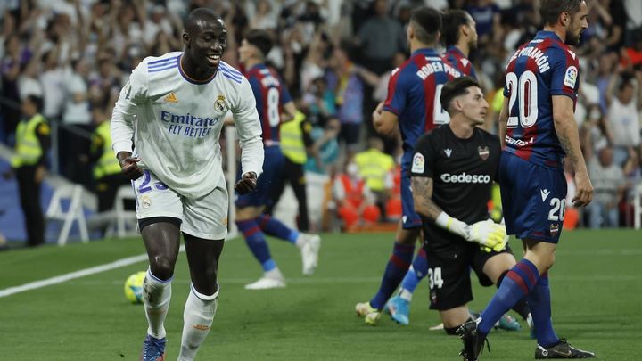 Mendy marca al Levante / EFE