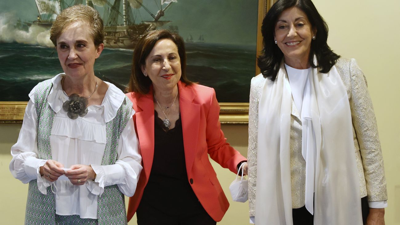 Casteleiro toma el mando del CNI tras el cese de Paz Esteban, que asegura que "el pasado es el pasado"