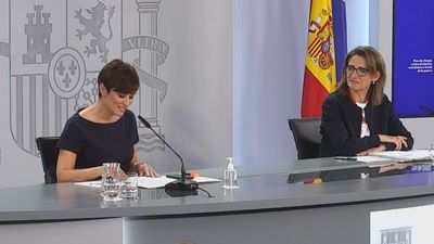 El Gobierno fuerza una bajada del gas y de la luz, cuyo coste será asumido por los beneficios 'extraordinarios' de las eléctricas