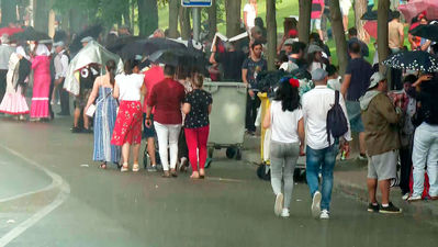 Ni la lluvia ha impedido una masiva influencia a la pradera de San Isidro