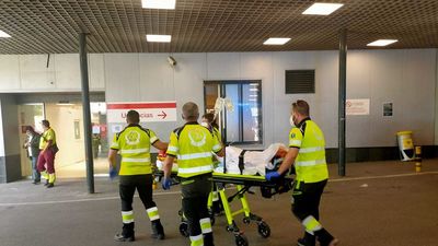 Accidente de tráfico en el Paseo de la Castellana: Una moto sale despedida tras chocar con un coche