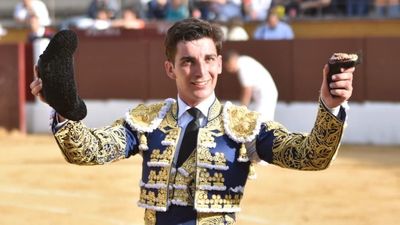 Marcos corta una oreja en la última clasificatoria de la Copa Chenel en San Agustín del Guadalix