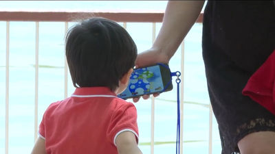 60 entidades piden prohibir el acceso a tabletas y móviles a los niños menores de  tres años