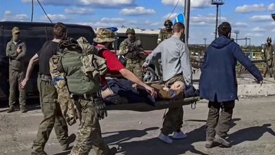 Ucrania pide un intercambio de prisioneros tras caer Azovstal