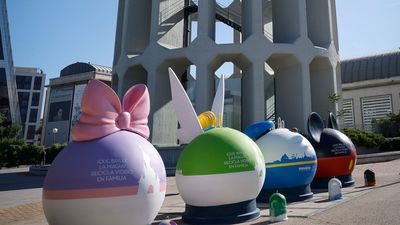 El pato Donald, Daisy, Campanilla y  Mickey Mouse te ayudan a reciclar