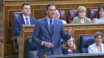 Sánchez: "Ustedes mandaban piolines a Cataluña y con nosotros la selección española de fútbol puede jugar allí"