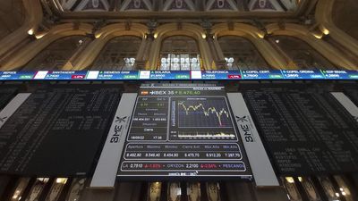 La bolsa española baja el 0,83% pero continúa por encima de 8.400 puntos