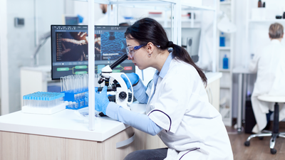 La práctica totalidad de los casos de la viruela del mono se deben a relaciones sexuales