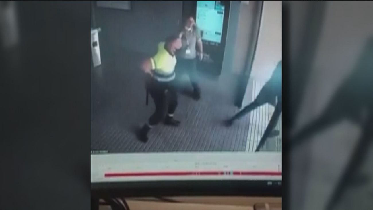 Un vigilante de seguridad es apuñalado en una estación de Cercanías