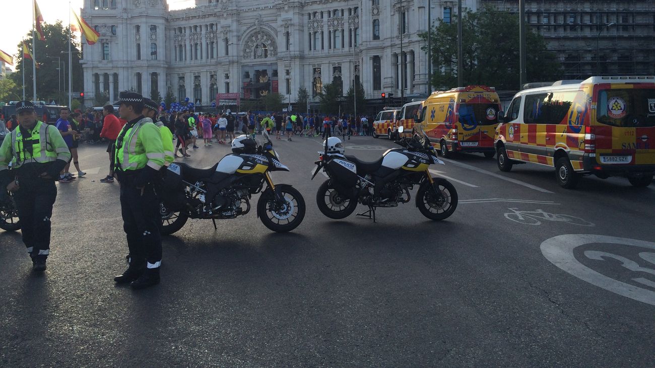 Corte de tráfico en la plaza de Cibeles
